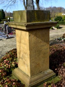 Friedrichsdorf - Friedhof - Grabmal Anton Lücke - 2