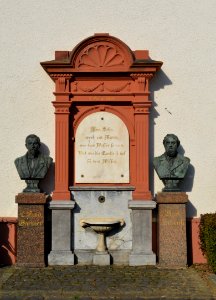 Friedrichsdorf, Institut Garnier 1, Brunnen
