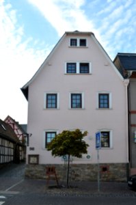 Friedrichsdorf, Hugenottenstraße 98 (1)