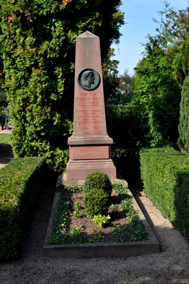 Friedrichsdorf, Friedhof, Grab Philipp Reis