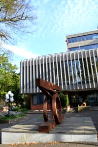 Friedrichsdorf, Skulptur Im Gleichgewicht, Claus Bury (1)