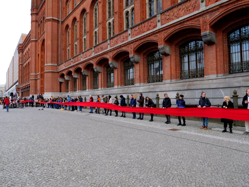 FridaysForFuture protest Berlin 11-10-2019 human chain at Rotes Rathaus 37