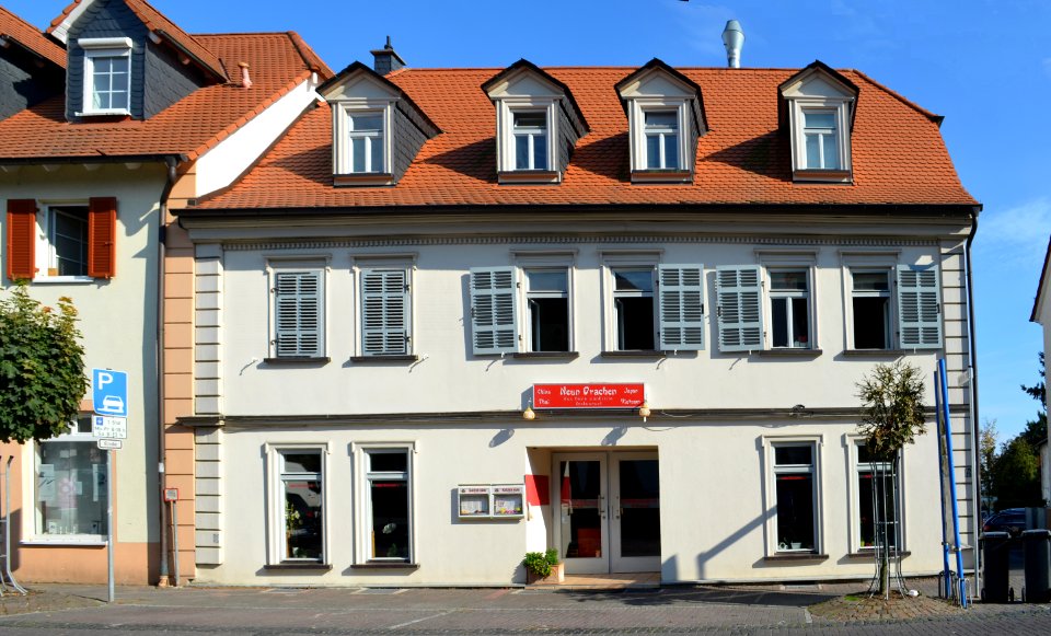 Friedrichsdorf, Hugenottenstraße 105 (1)