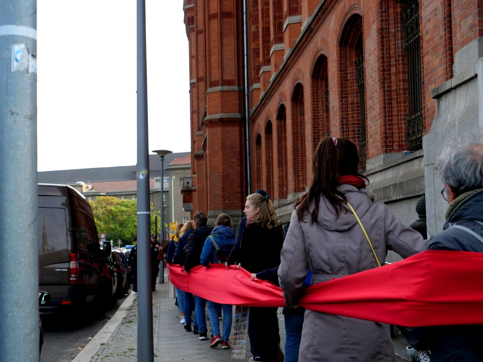 FridaysForFuture protest Berlin 11-10-2019 human chain at Rotes Rathaus 21