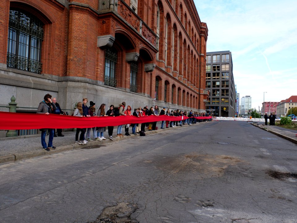 FridaysForFuture protest Berlin 11-10-2019 human chain at Rotes Rathaus 32