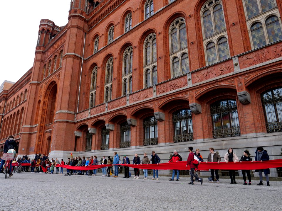 FridaysForFuture protest Berlin 11-10-2019 human chain at Rotes Rathaus 41