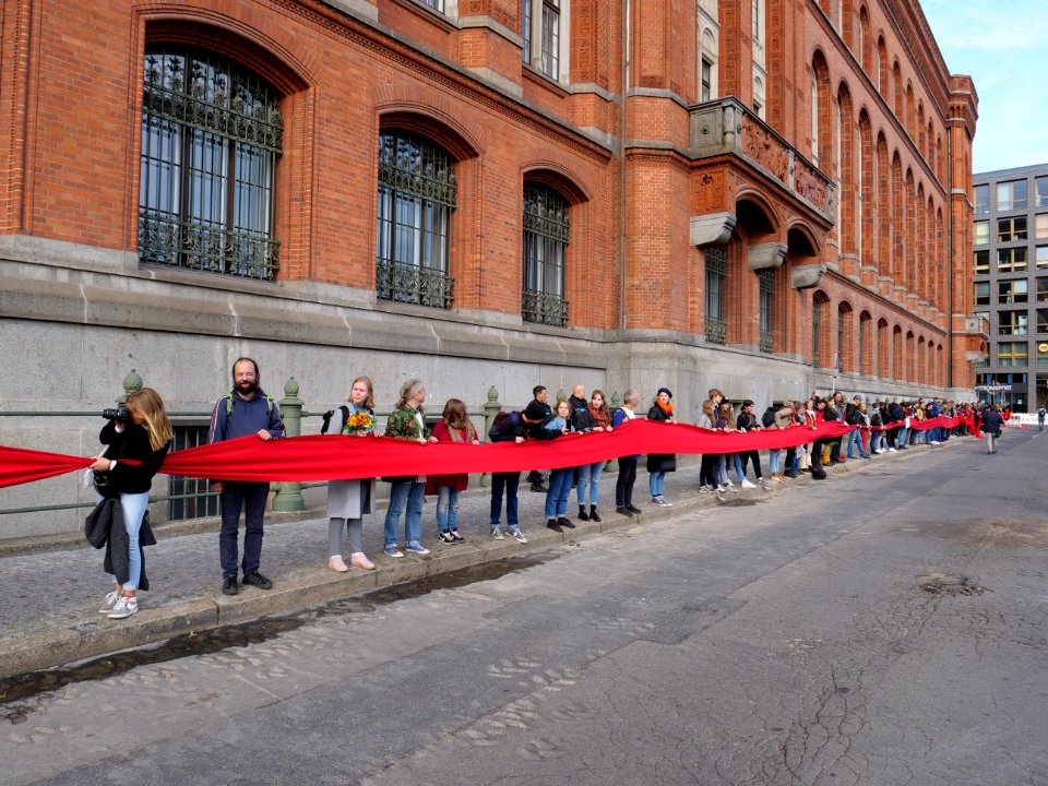 FridaysForFuture protest Berlin 11-10-2019 human chain at Rotes Rathaus 27