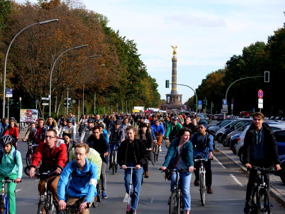 FridaysForFuture protest Berlin 18-10-2019 bicycle demonstration 25