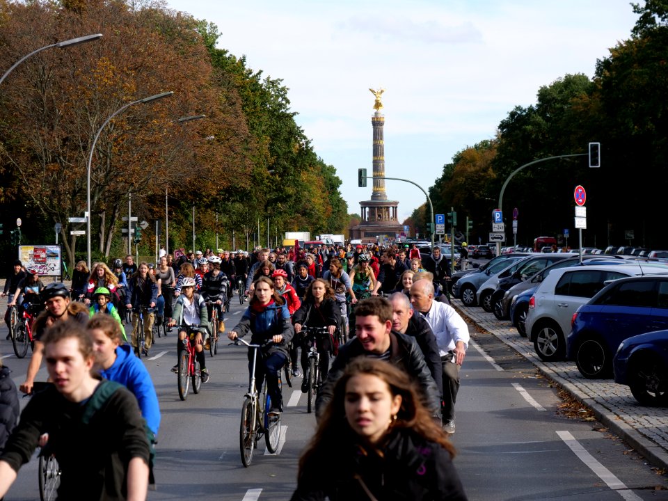 FridaysForFuture protest Berlin 18-10-2019 bicycle demonstration 28