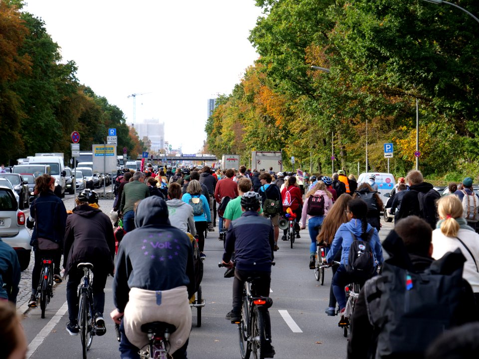 FridaysForFuture protest Berlin 18-10-2019 bicycle demonstration 23