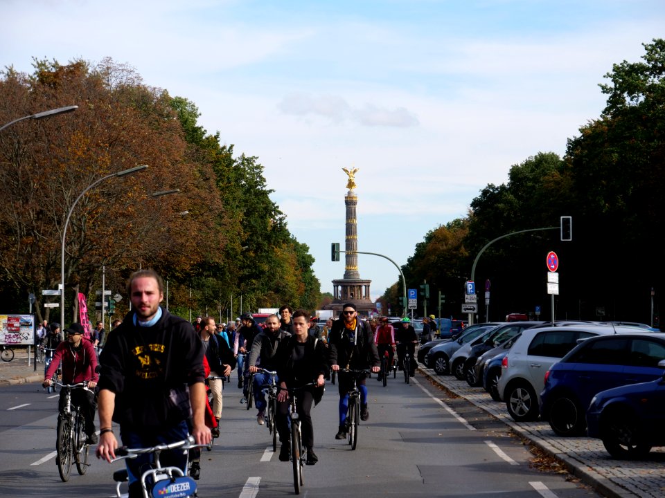 FridaysForFuture protest Berlin 18-10-2019 bicycle demonstration 30