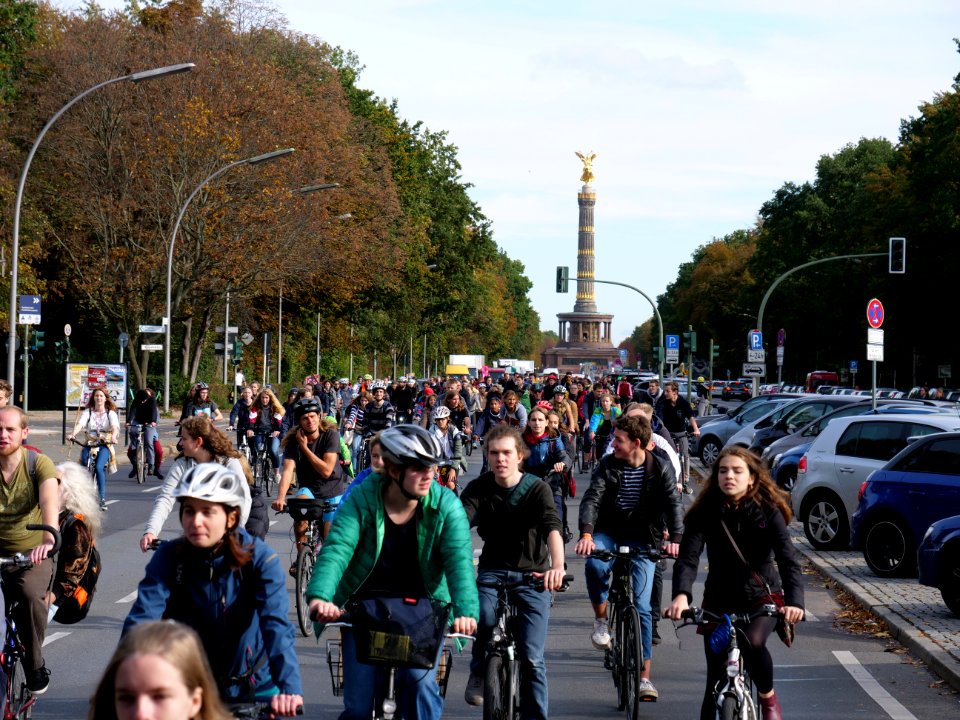 FridaysForFuture protest Berlin 18-10-2019 bicycle demonstration 27