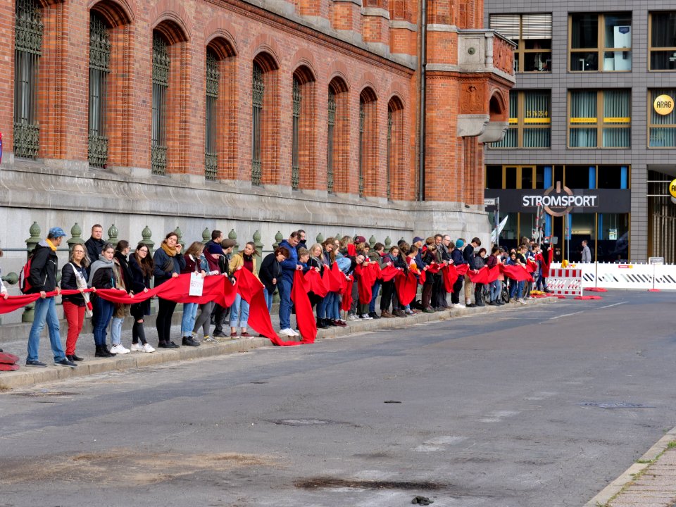 FridaysForFuture protest Berlin 11-10-2019 human chain at Rotes Rathaus 28