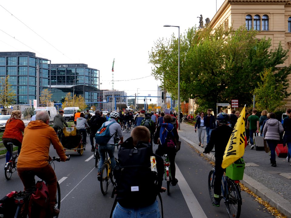 FridaysForFuture protest Berlin 18-10-2019 bicycle demonstration 09
