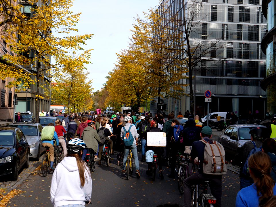 FridaysForFuture protest Berlin 18-10-2019 bicycle demonstration 40