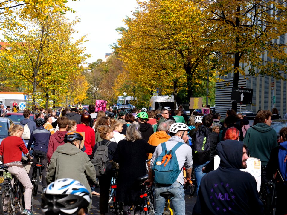 FridaysForFuture protest Berlin 18-10-2019 bicycle demonstration 38
