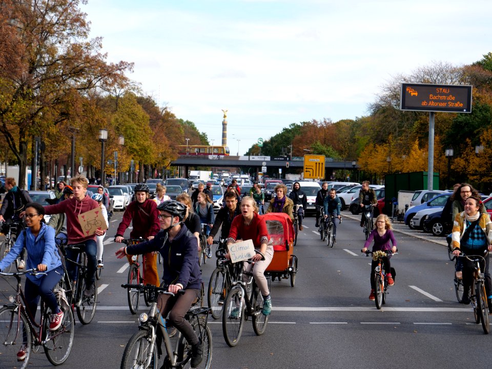 FridaysForFuture protest Berlin 18-10-2019 bicycle demonstration 32