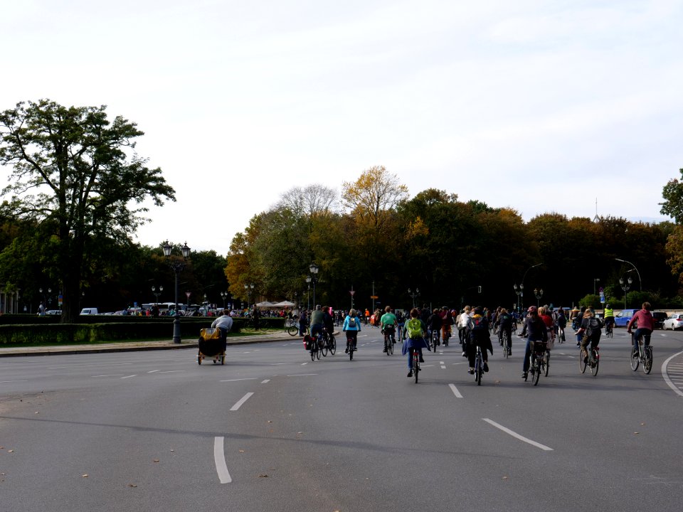 FridaysForFuture protest Berlin 18-10-2019 bicycle demonstration 21