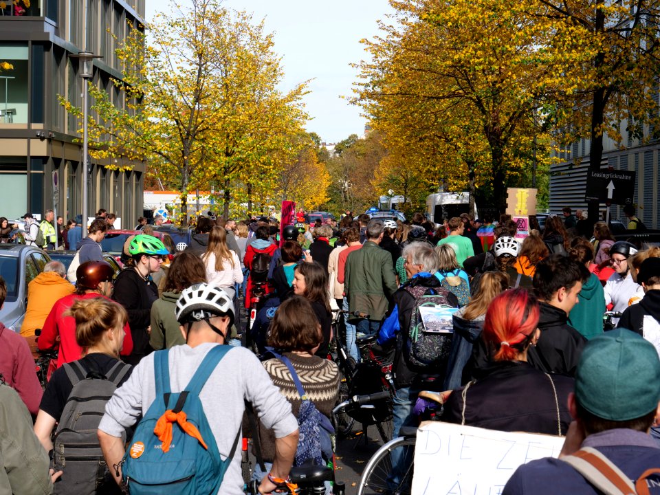 FridaysForFuture protest Berlin 18-10-2019 bicycle demonstration 52