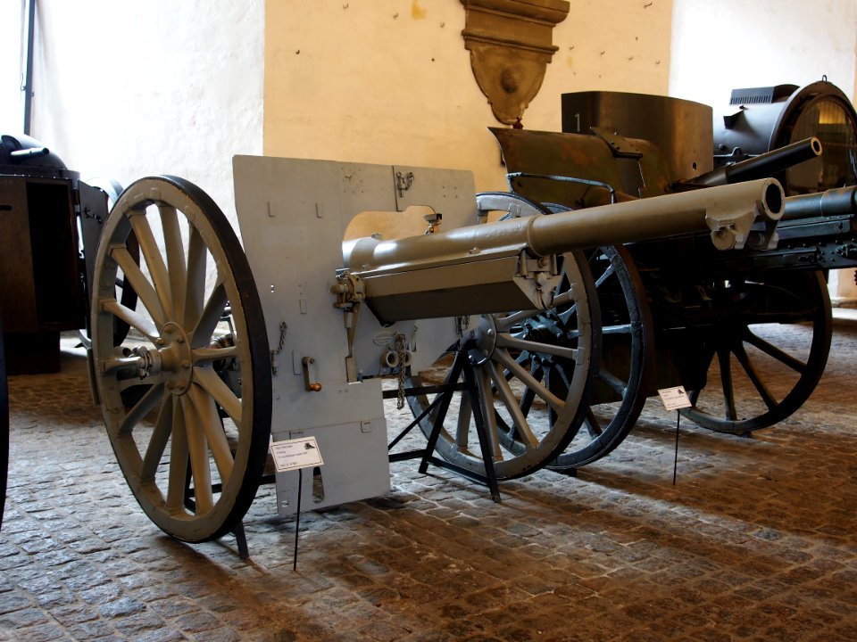 French 75mm fieldcanon model 1897 at the Royal Danish Arsenal Museum (Copenhagen), pic1