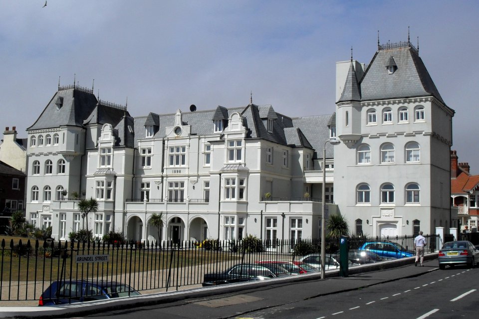 French Convalescent Home, De Courcel Road, Brighton (July 2010) (1)