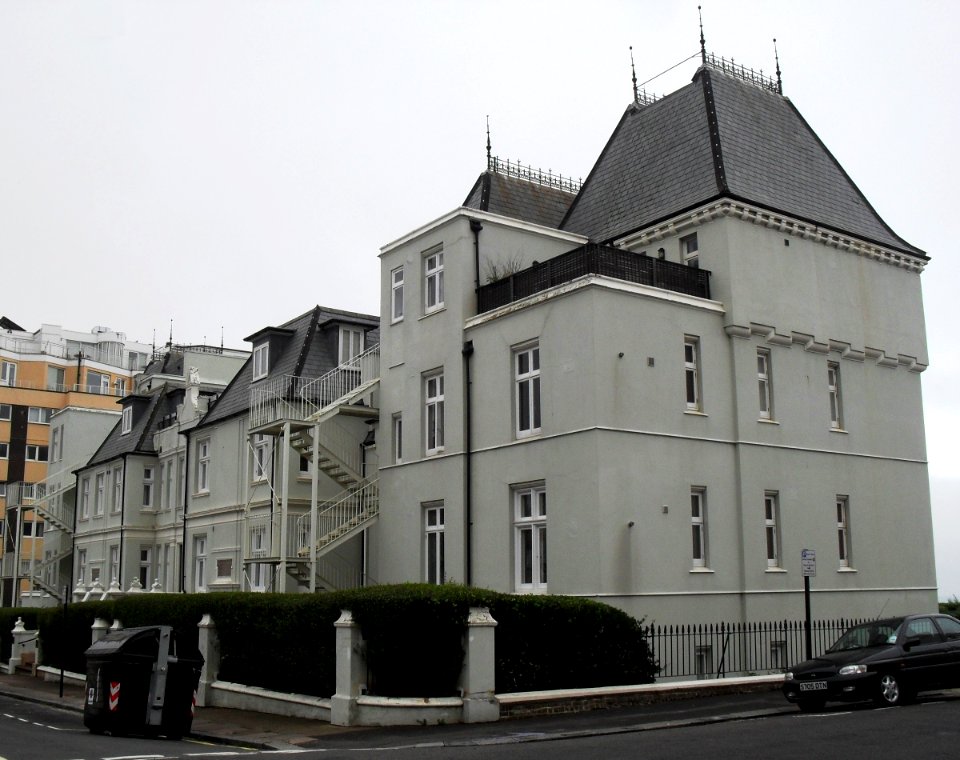 French Convalescent Home, De Courcel Road, Brighton (July 2010) (2)
