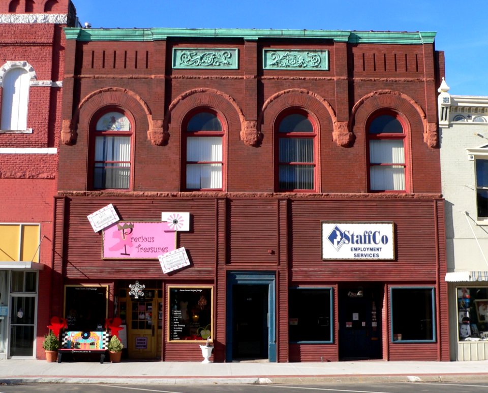 Fremont, Nebraska E-034 409 N Main