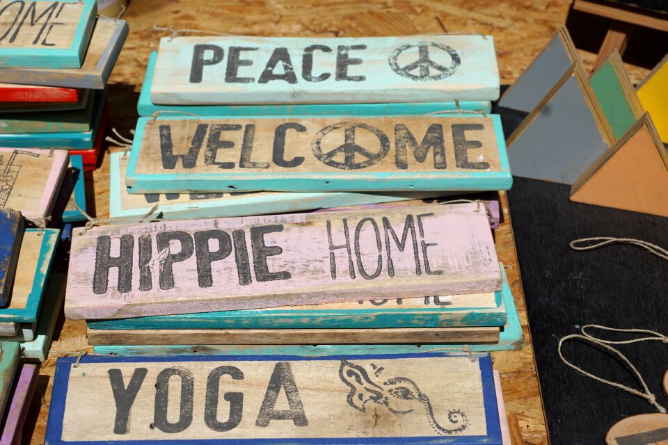 Lettering font hippy market