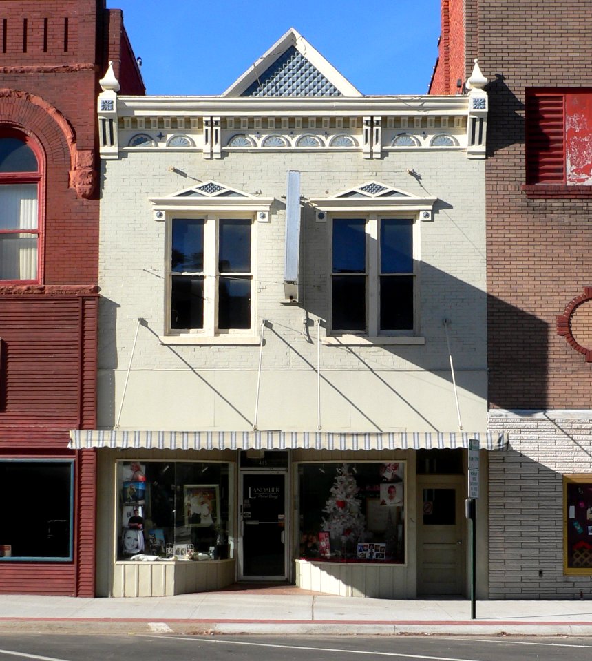 Fremont, Nebraska E-033 415 N Main