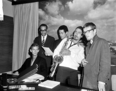 Free Jazz Inc. op Schiphol, v.l.n.r. W. van Bommel, G. van Windt, F. Content, , Bestanddeelnr 918-0805