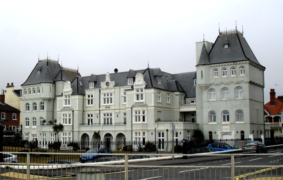 French Convalescent Home, De Courcel Road, Brighton (July 2010) (4)