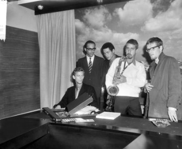 Free Jazz Inc. op Schiphol, v.l.n.r. W. van Bommel, G. van Windt, F. Content, , Bestanddeelnr 918-0806