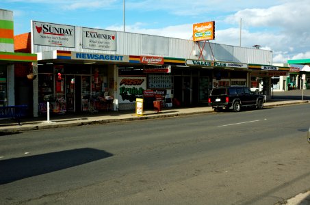 Freelands-IGA-Exeter-20070419-033