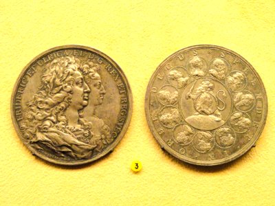 Frederick I family medal, 1723, Sweden, by J. C. Hedlinger - National Museum of Finland - DSC04096 photo