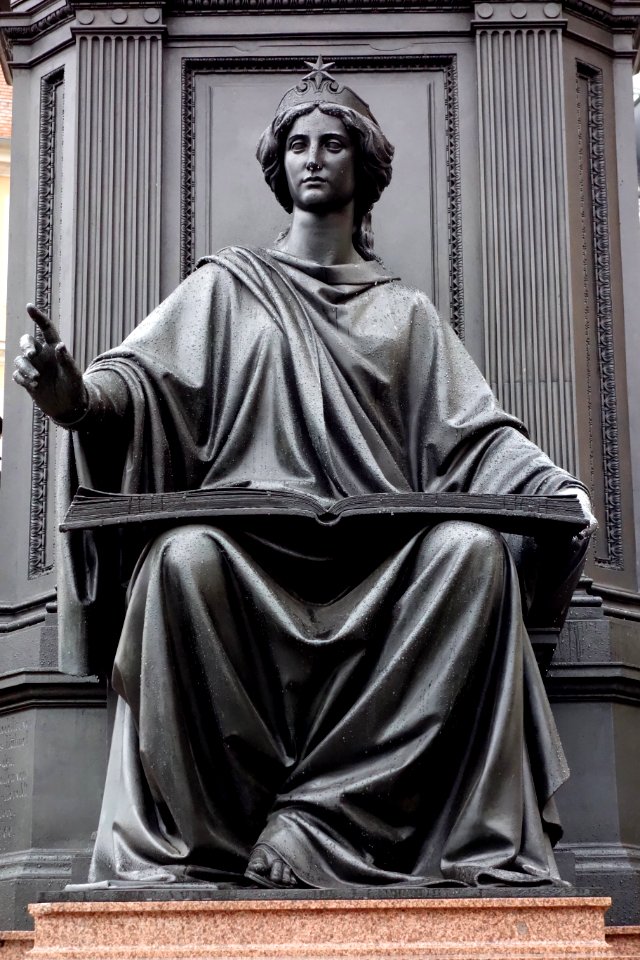 Frederick Augustus II of Saxony (Dresden) by Ernst Julius Hähnel - DSC07875