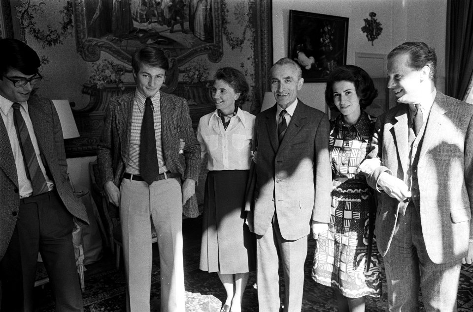 Franse ambassadeur na gijzeling weer thuis ambassadeur Jacques Senard met vrouw, Bestanddeelnr 927-4590