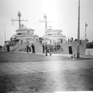 Frans vlootbezoek aan Rotterdam. De schepen aan de wal, Bestanddeelnr 912-9939