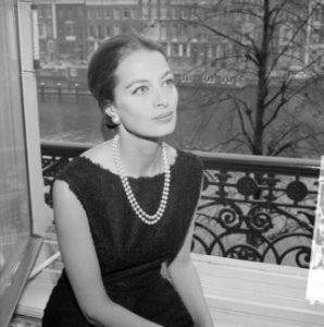 Franse actrice Capucine, Bestanddeelnr 913-8124
