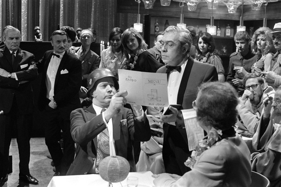 Fred Haché show Rechts IJf Blokker als Barend Servet, links Harry Touw als Fred, Bestanddeelnr 925-4184