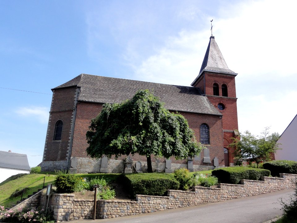 Frasnoy (Nord, Fr) église, vue latérale