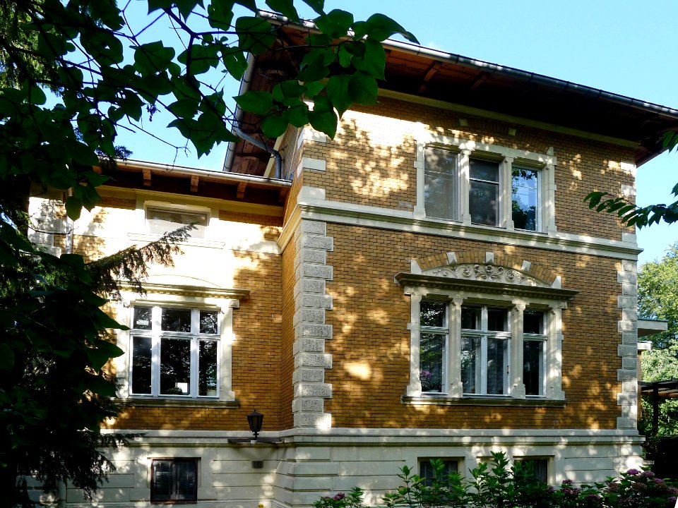 Frauenstraße 2 (Berlin-Lichterfelde)