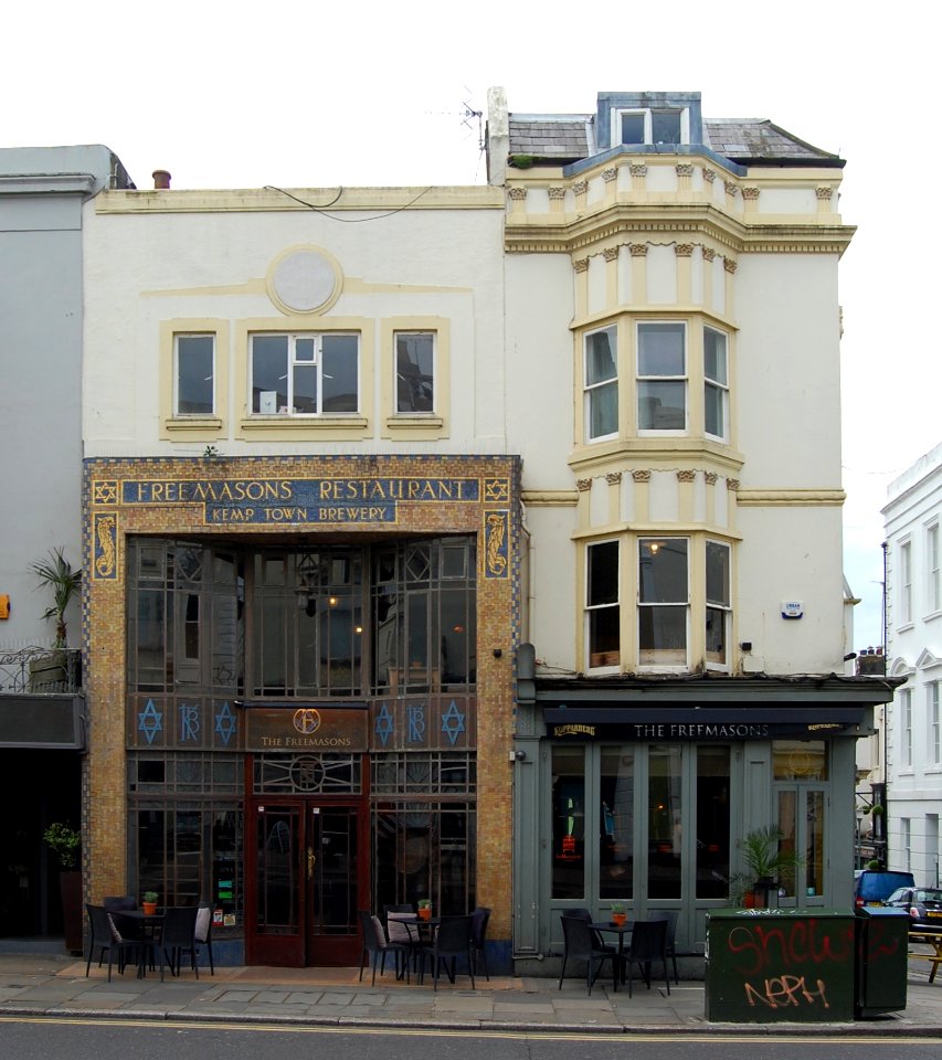 Freemasons Tavern, 39 Western Road, Hove (NHLE Code 1292378) (May 2019) (1)