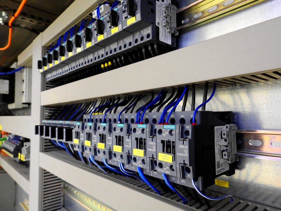 Electro distributor control protecting