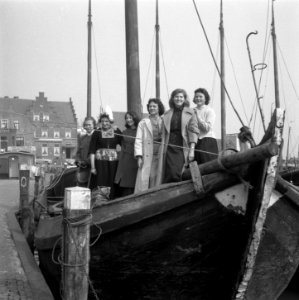 Franse winnaressen franse weekblad Elle in Volendam, Bestanddeelnr 907-6633