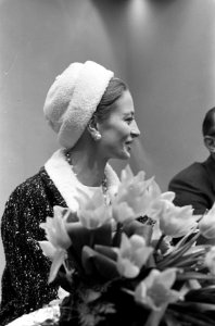 Franse filmster Capucine Aankomst Schiphol, Bestanddeelnr 913-8112