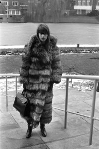 Franse zangeres-actrice Francoise Hardy in Amsterdam. Francoise Hardy, Bestanddeelnr 923-0818 photo