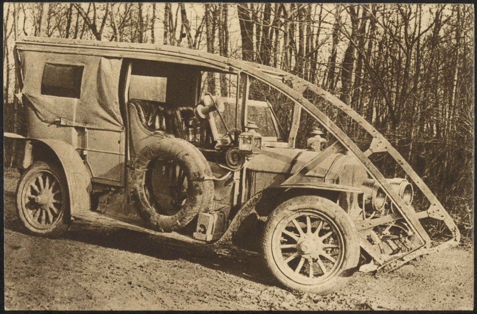 Fransche gewapende auto, tegen de ijzerdraadversperringen, die op de wegen kunne, Bestanddeelnr 158-1878
