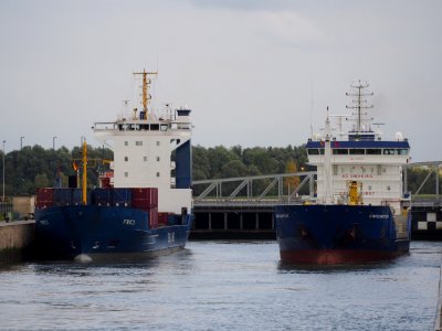 Frej (ship, 1994), IMO 9101156 & Capewater (ship, 2009), IMO 9423841, Port of Antwerp