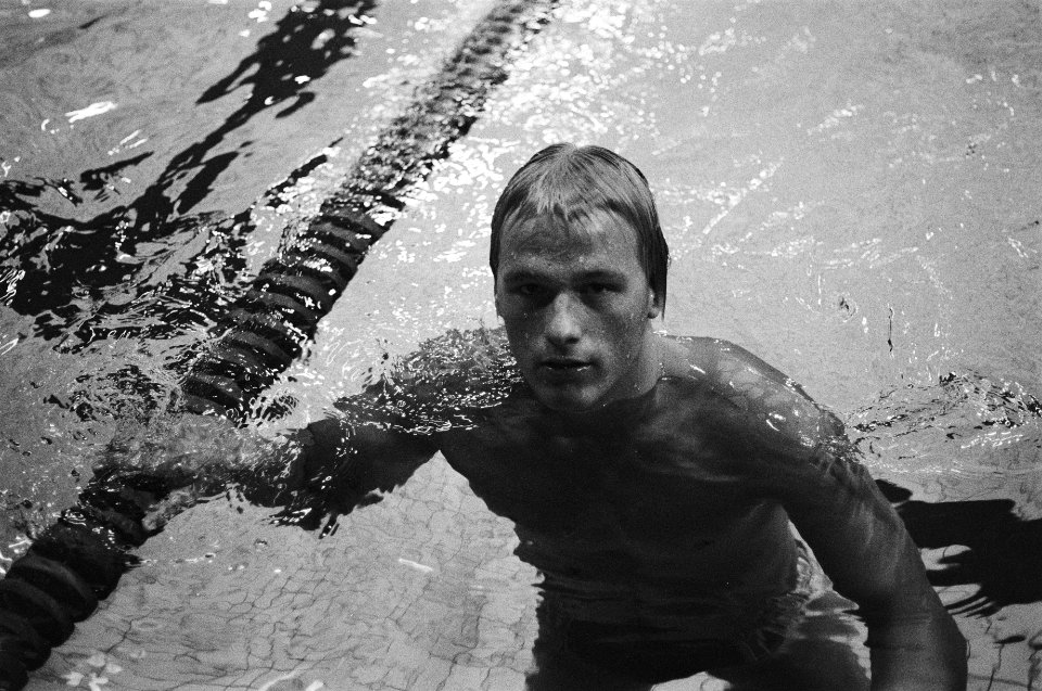 Fred Eefting die 100 meter rugslag heren won, Bestanddeelnr 929-2779