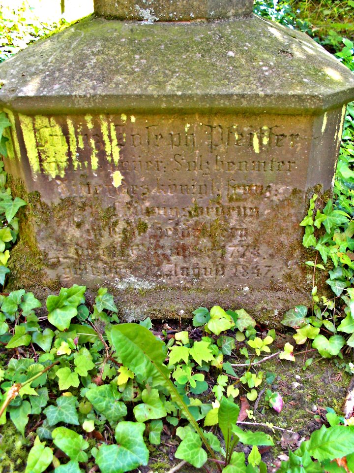Franz Joseph Pfeiffer, Grabinschrift
